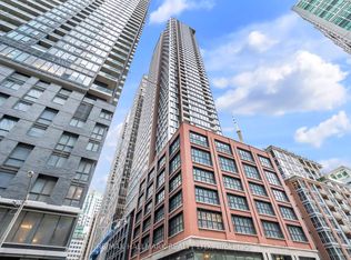 55 Mercer St #3212, Toronto, ON M5V 1H2
