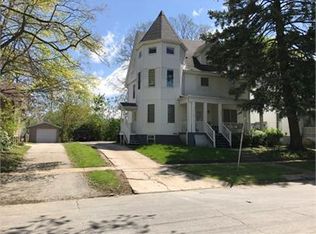 1009 Elder St #2E, Bloomington, IL 61701
