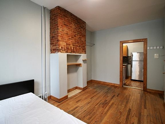 3rd image of 208 Himrod St APT 2RR