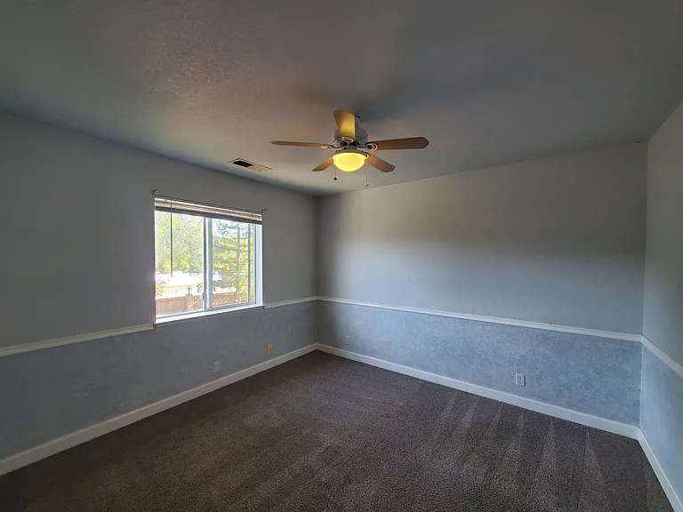 1661 Manzanita Ave — Photo 19