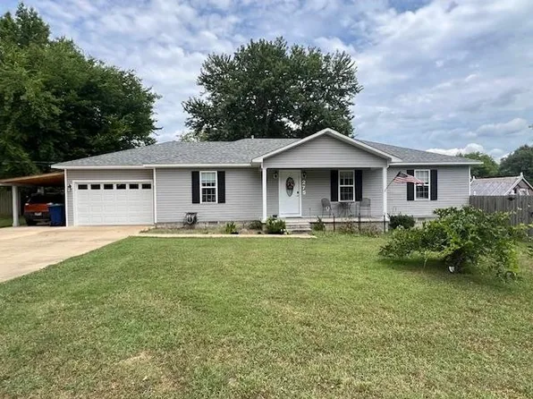 275 Harrison St, Savannah, TN 38372