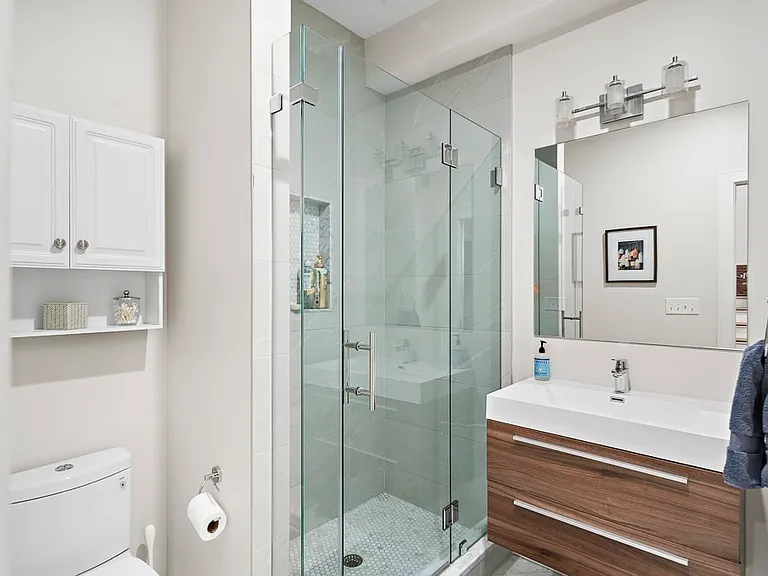 303 Sumner St #3R — Photo 17
