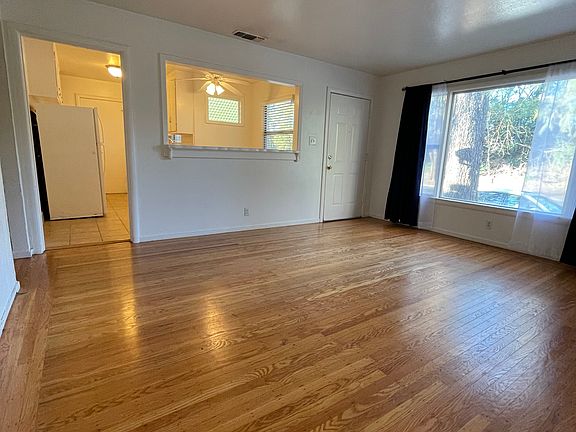 3rd image of 4650 Elvas Ave