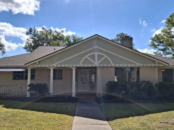 7807 Bellerive Dr, Houston, TX 77036