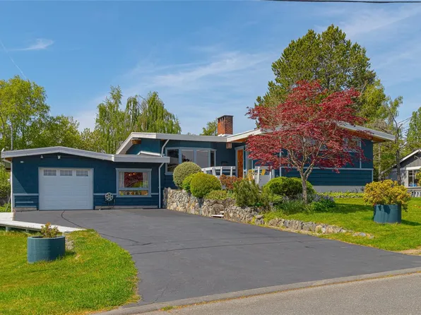 4348 Harder Rd, Saanich, BC V8Z 5L4