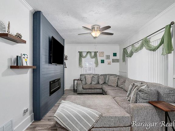 3rd image of 1411 Union Ave SE