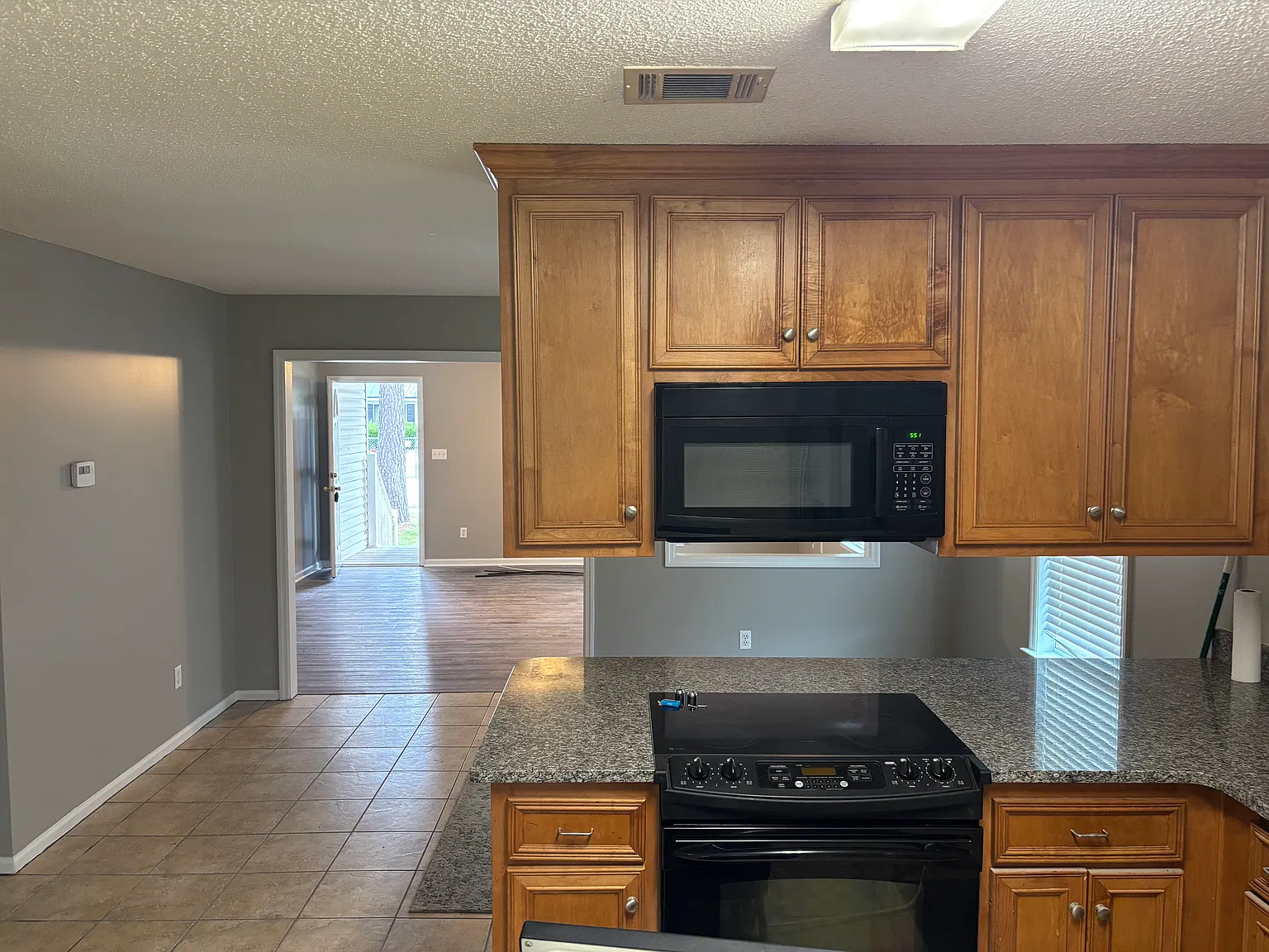 3 bed, 1332 sqft, $1,250 — Photo 4
