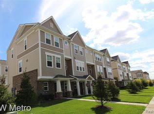 3546 Rochester Rd, Royal Oak, MI 48073