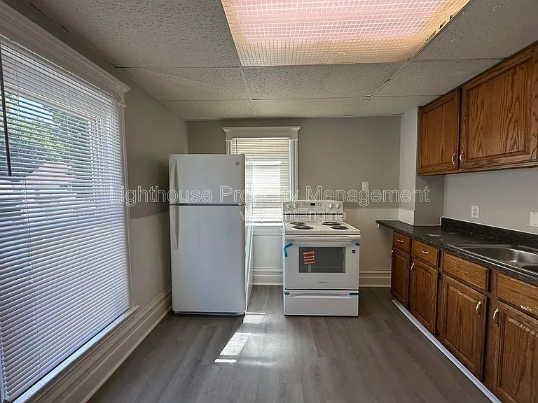 43 McKinley Ave S — Photo 2