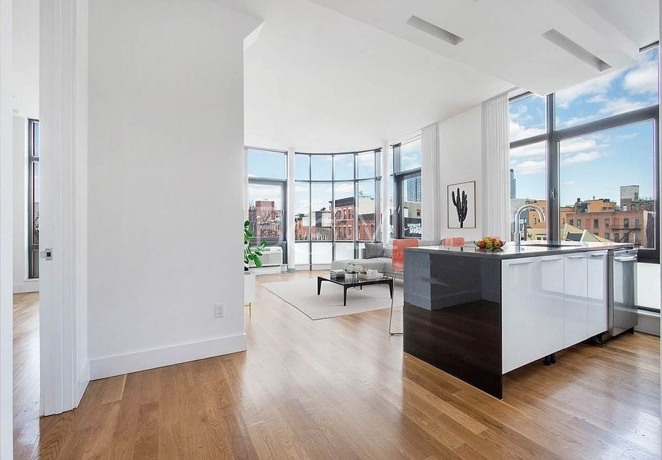 1st image of 130 Grand St #2B