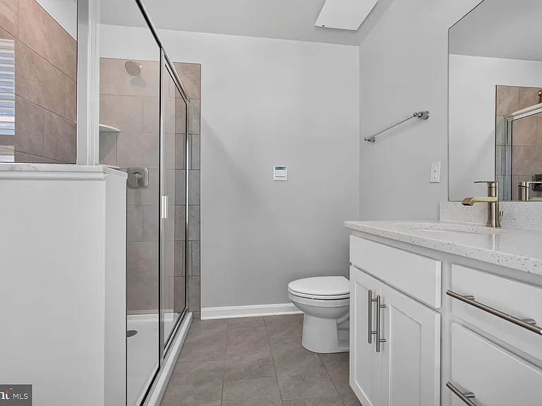 27 Merion Ave — Photo 11