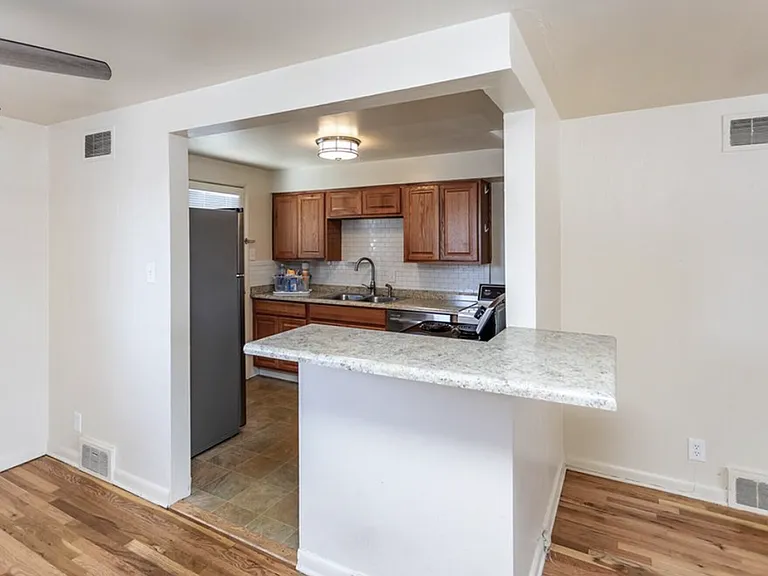7400 W 10th Ave — Photo 5