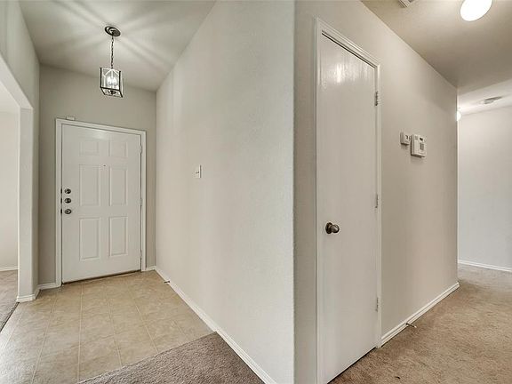 3rd image of 1913 Courtside Dr