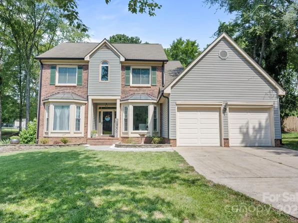 1045 Fairway Ridge Rd NW, Concord, NC 28027