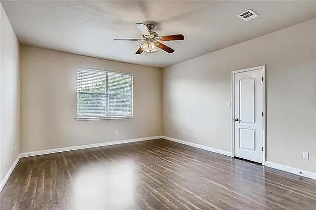 697 Shadow Creek Blvd — Photo 16