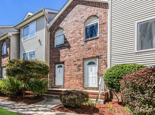 303 Holly Dr, Perth Amboy, NJ 08861