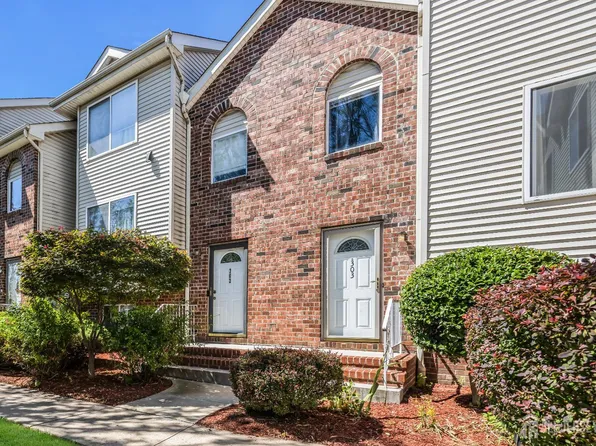 303 Holly Dr, Perth Amboy, NJ 08861
