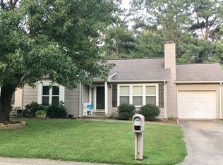 2900 Karen Ln, Newburgh, IN 47630