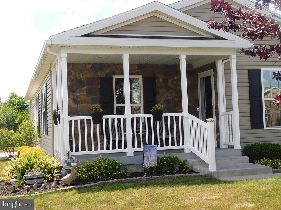 1st image of 14 Wren Dr