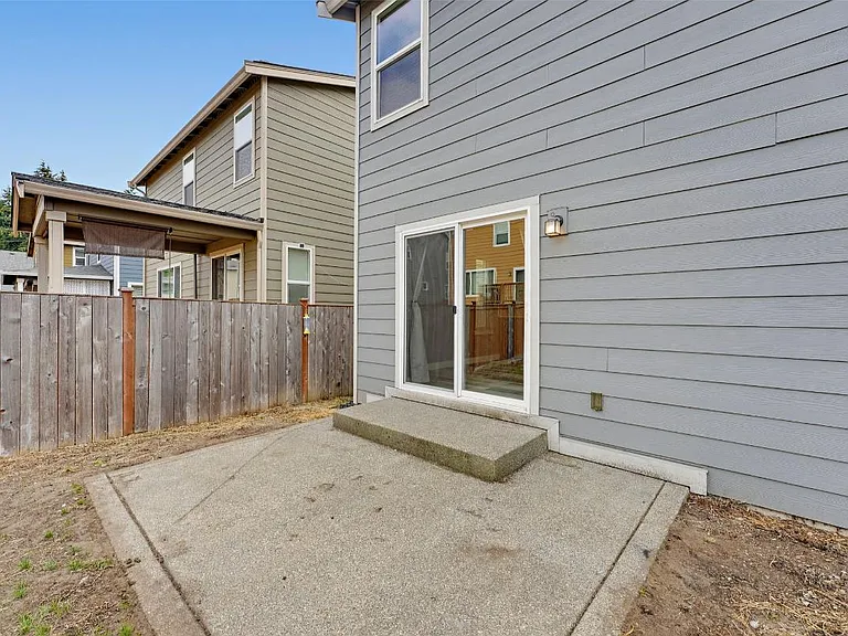831 Burwood St SE — Photo 37