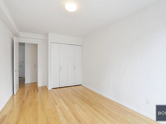 5th image of 4610 Center Blvd APT 2419