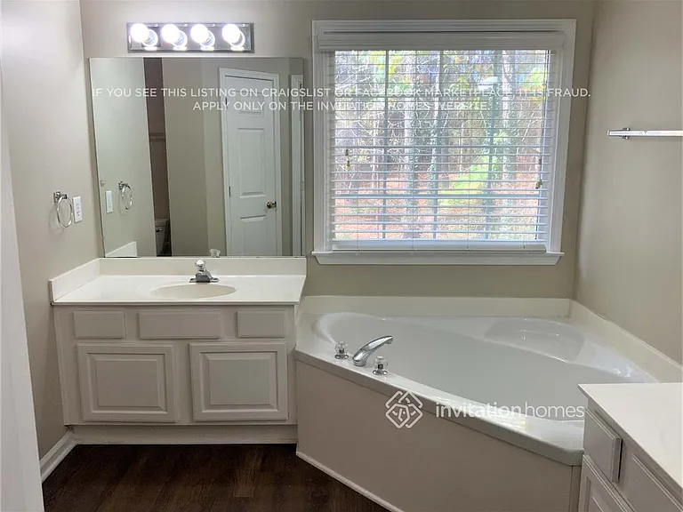 925 Evian Dr NW — Photo 9