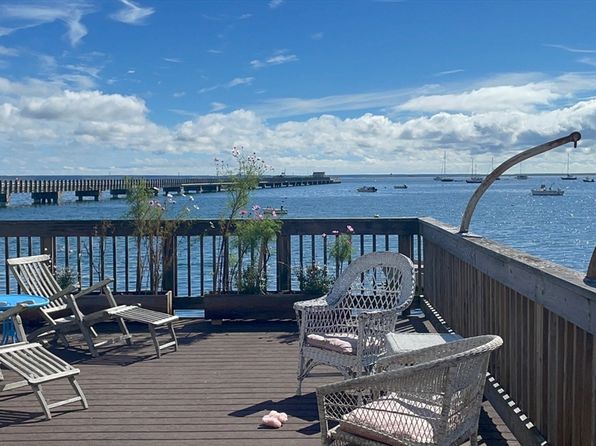 109 Commercial St, Provincetown, MA 02657