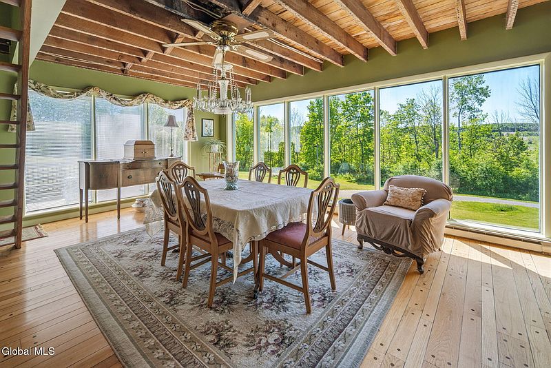 3rd image of 175 Bassett Road