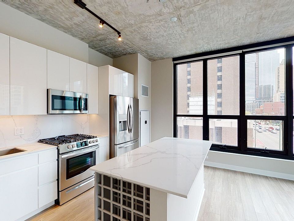 1st image of 812 N Wells St #1-623