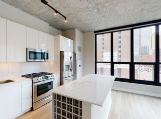 812 N Wells St #1-1017, Chicago, IL 60610
