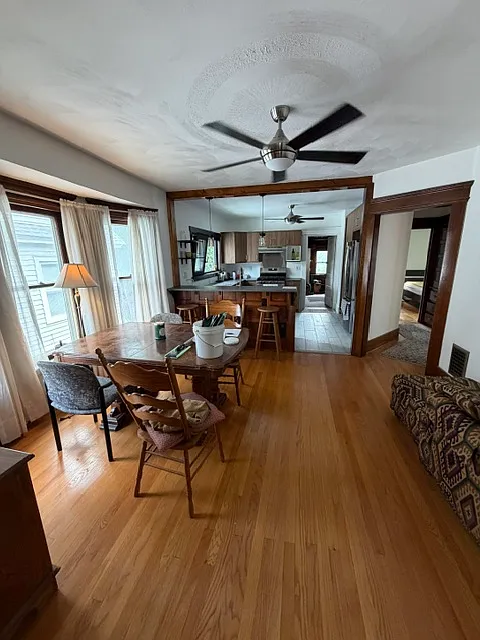 4 bed, $2,300 — Photo 3