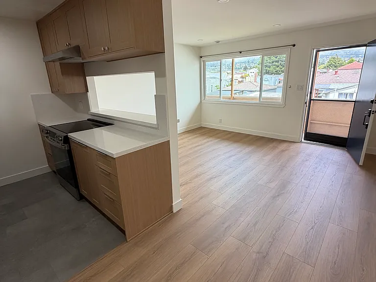 1145 Washington Ave #2 — Photo 1