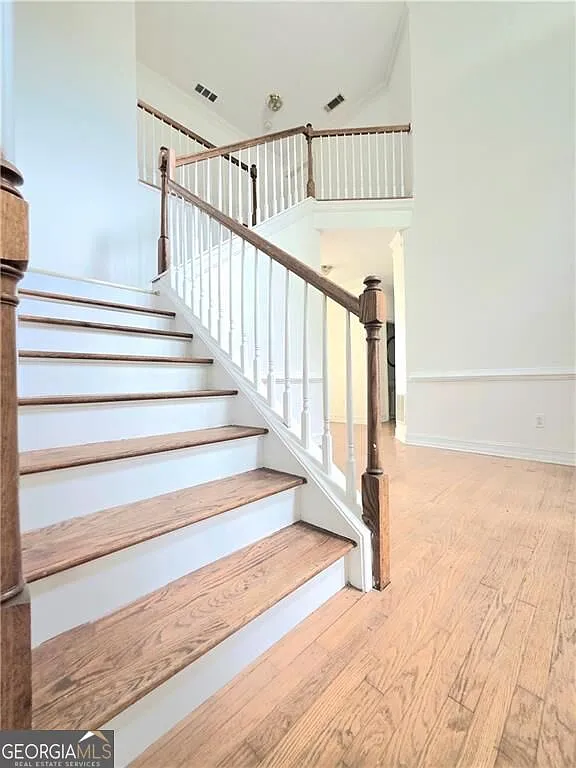 4 bed, 2.5 bath, $2,300 — Photo 3