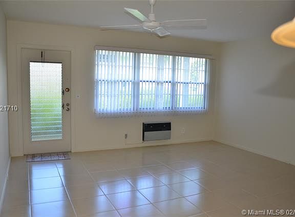 4th image of 187 Newport L #187