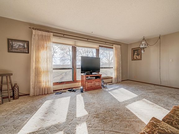 5th image of 1320 200th St