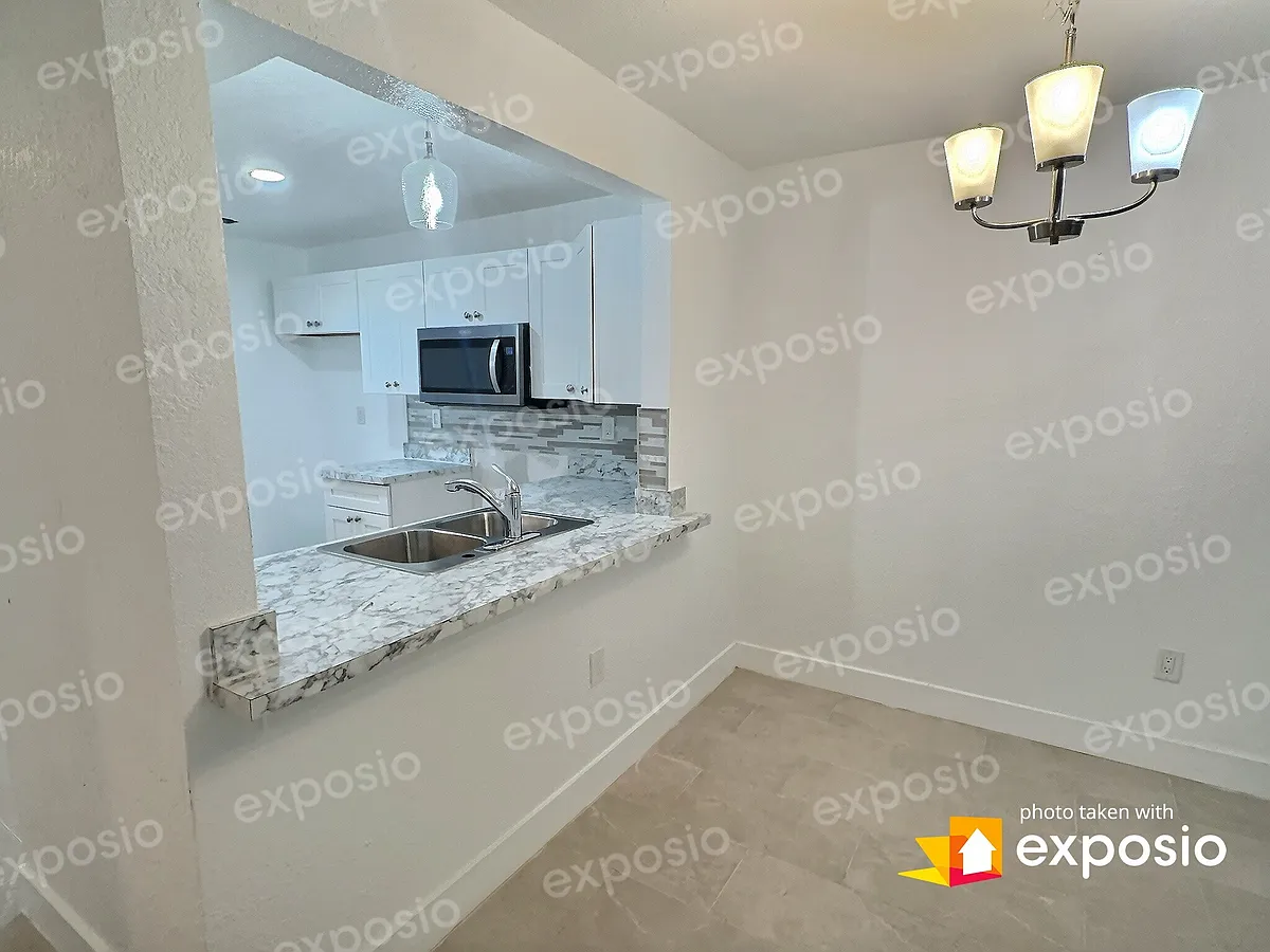Building Photo - 2070 Braman Ave