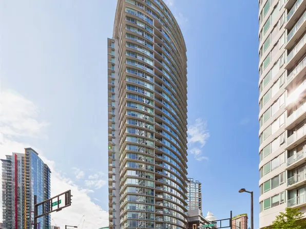 689 Abbott St #808, Vancouver, BC V6B 0J2