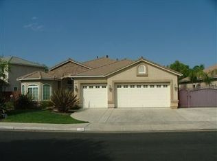 1062 N Coventry Ave, Clovis, CA