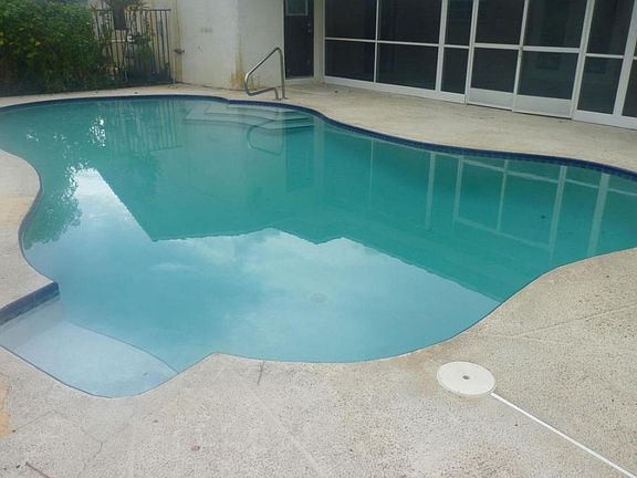 2nd image of 5337 Sandhurst Cir N