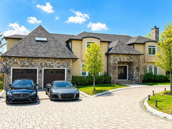 281 Beaufort Ave, Livingston, NJ 07039