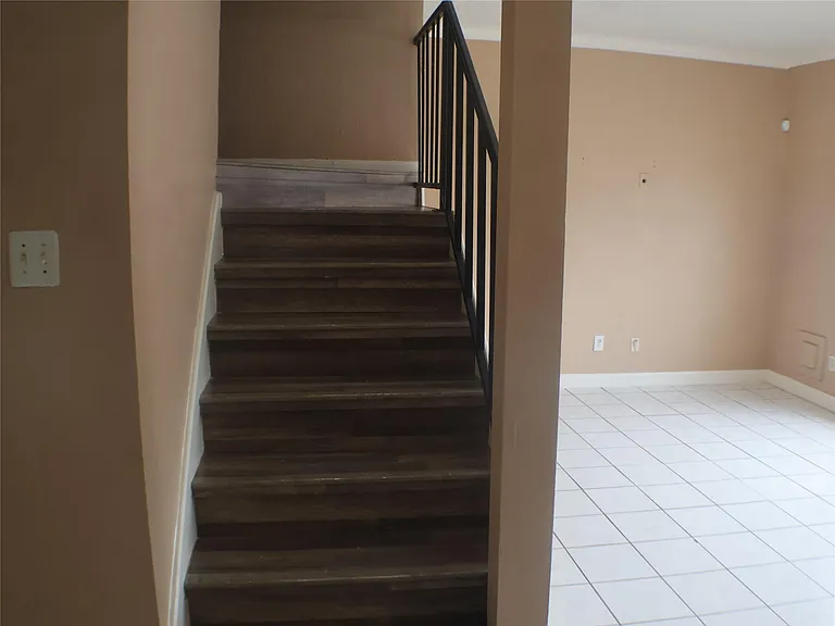 7700 Creekbend Dr #33 — Photo 7