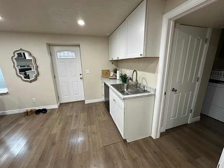 818 N Buffalo Dr — Photo 4