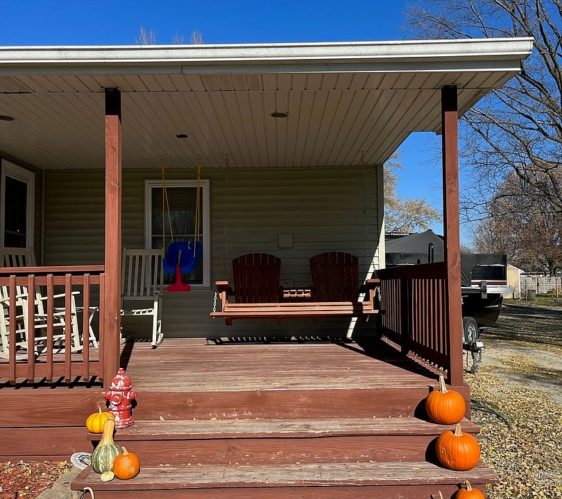 105 E Fine St, Ashkum, IL 60911 Zillow