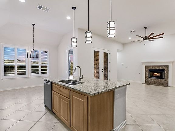 5th image of 5121 Texas Bluebell Dr