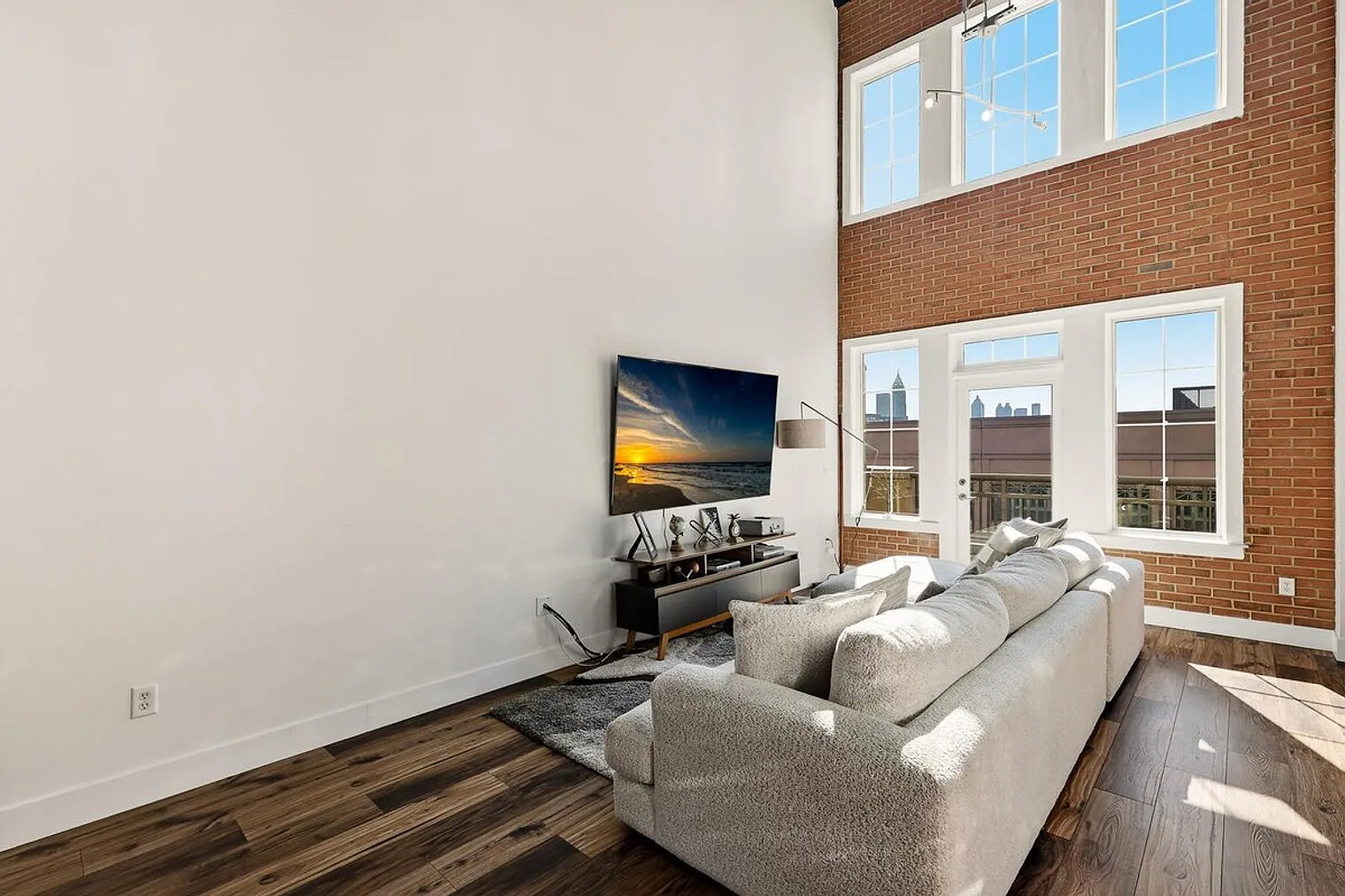 2 bed, 2.0 bath, $7,319 — Photo 3