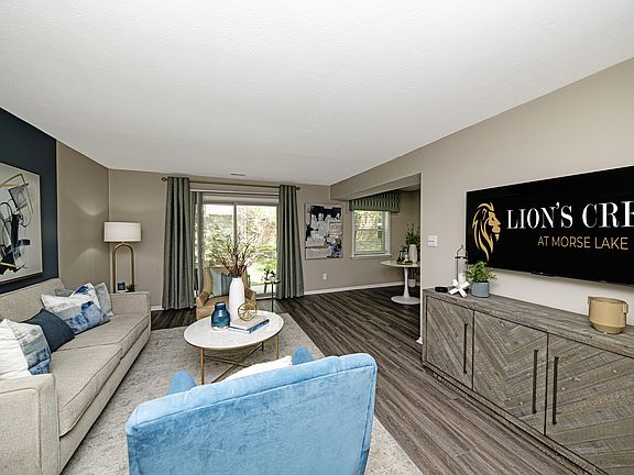 Spacious living room