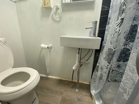 4th image of 1405 W Turner St APT 3