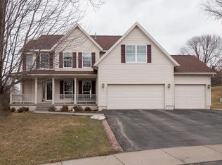 7719 Hampshire Ct NE, Cedar Rapids, IA 52402
