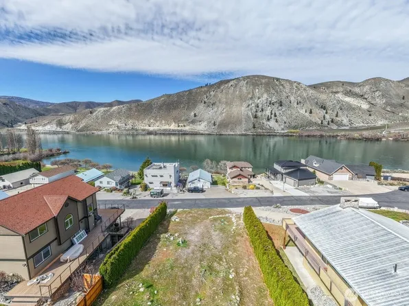 460 Lakefront Drive, Orondo, WA 98843