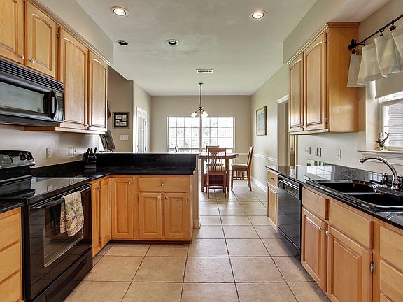 5th image of 118 Kaylee Dr